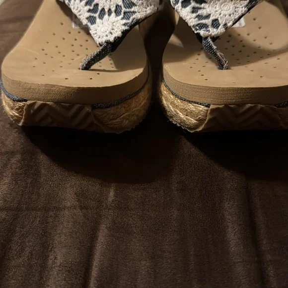 *NWT Volatile, size 8, blue and white - Picture 4 of 8